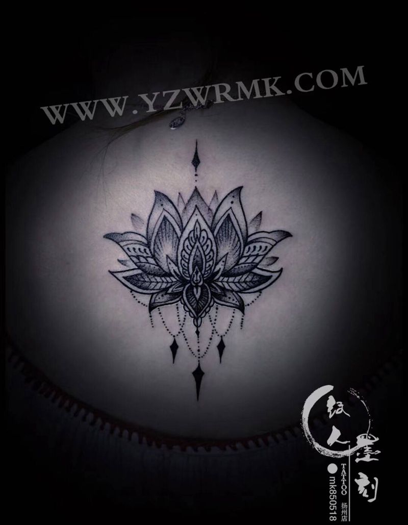 梵花纹身图片_腹部纹身图案