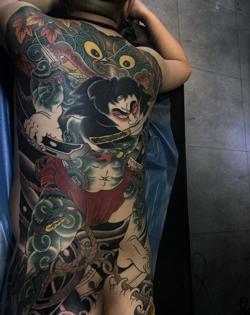 张顺破水门纹身图片_背部老传统纹身图案