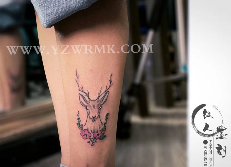 小鹿纹身图片_腿部纹身图案