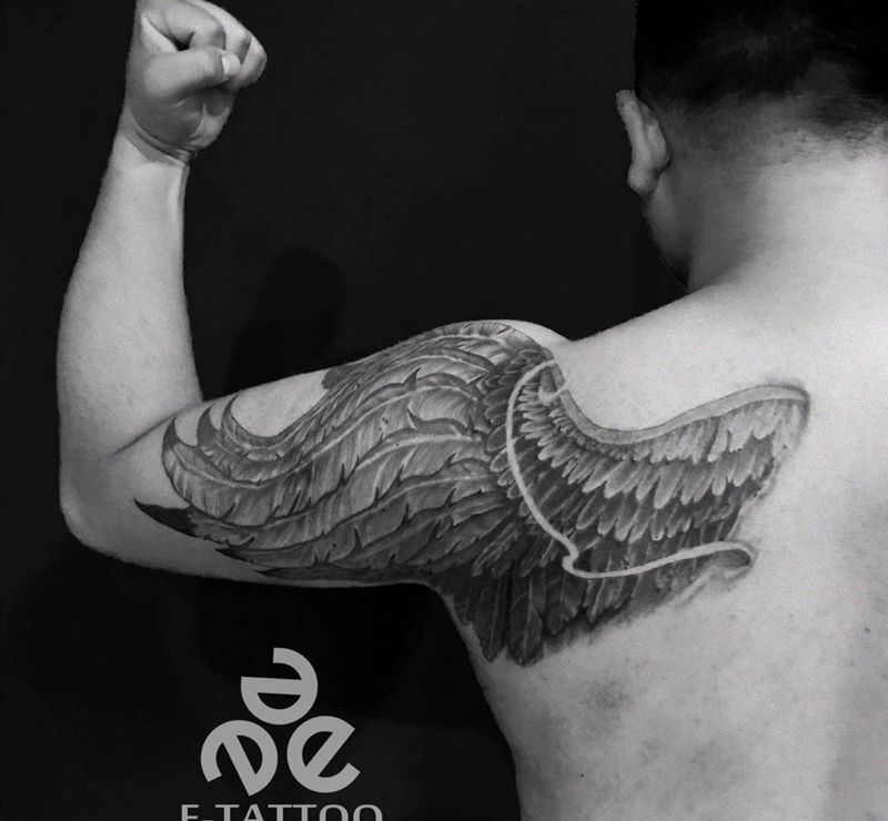 翅膀纹身图片