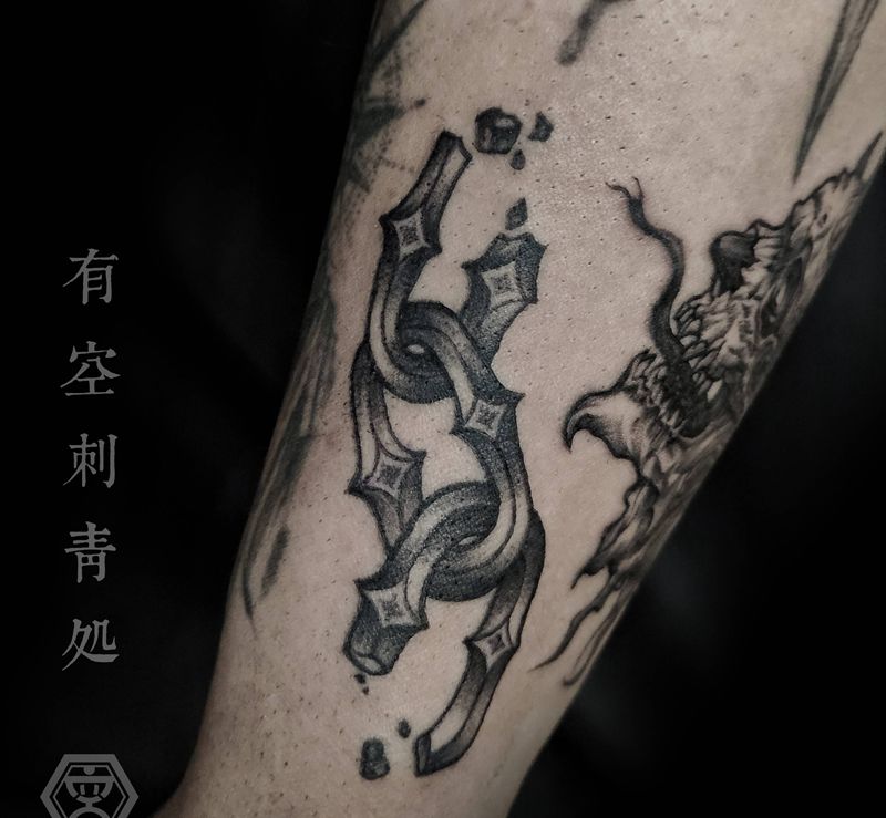 挣脱桎梏纹身图片_手臂点刺纹身图案