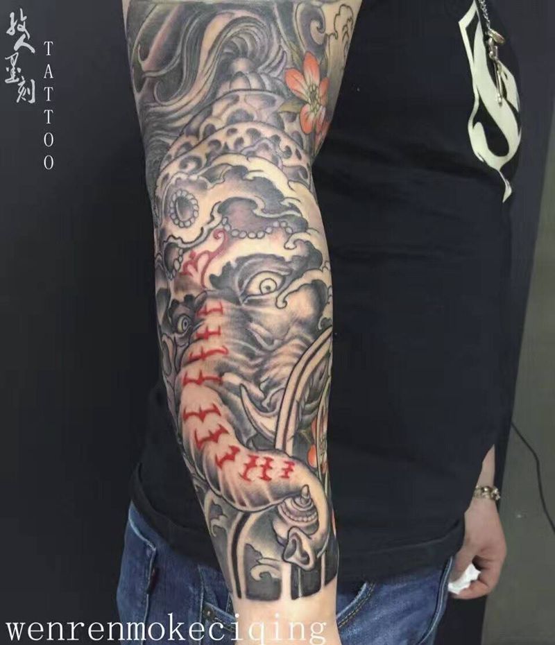 象神彩色未完！纹身图片