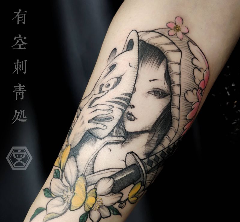 稻荷神面具女纹身图片_手臂新传统纹身图案