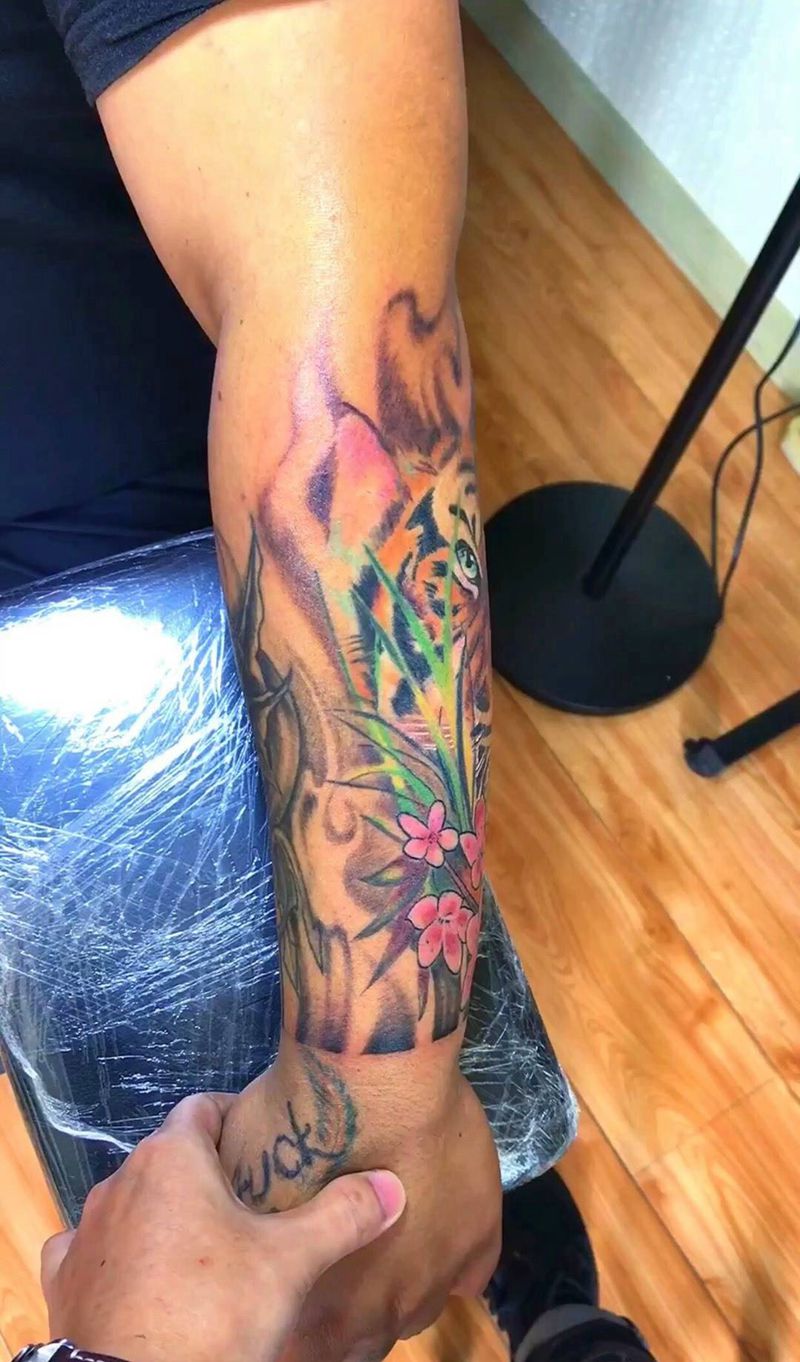 包小臂纹身图片