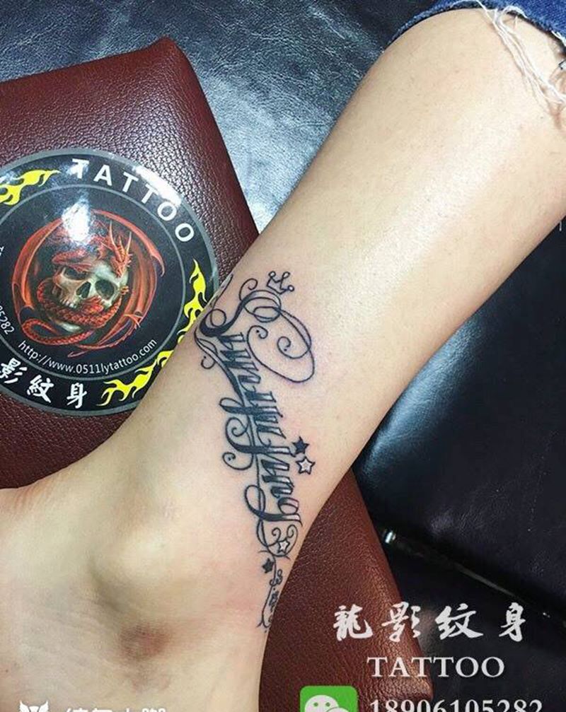 字母设计纹身图片