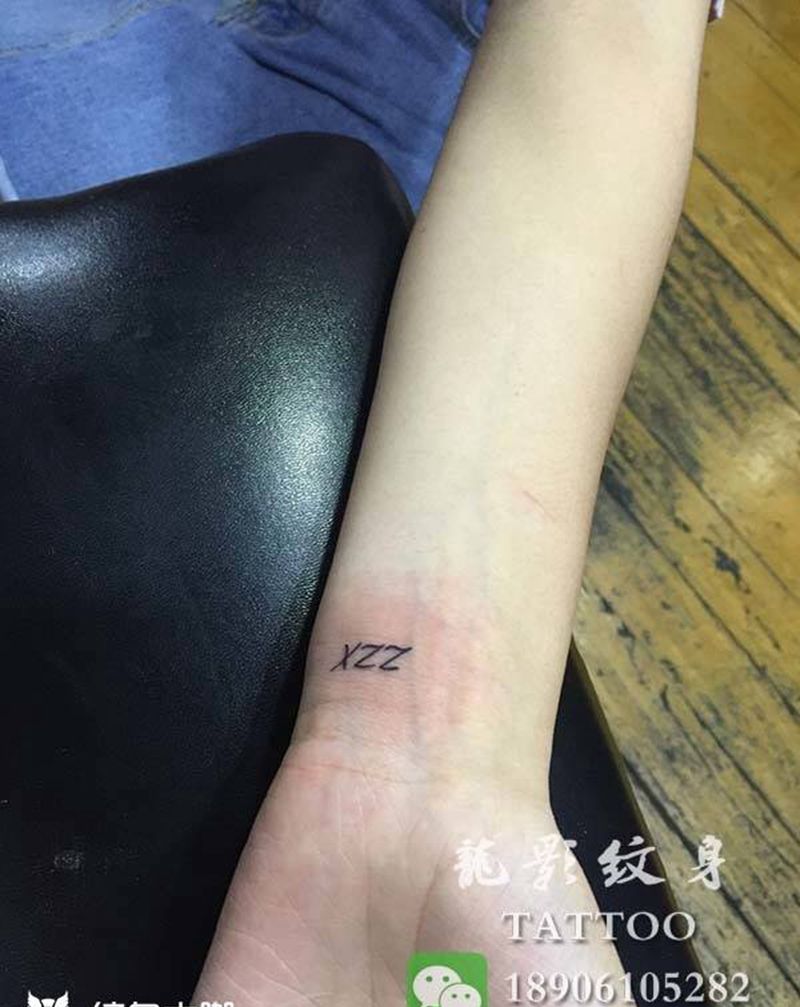 一组小清新纹身图片_成品颈部肩部脚部手部清新原创纹身图案