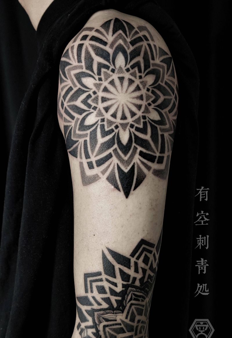 曼陀罗纹身图片_手臂图腾纹身图案