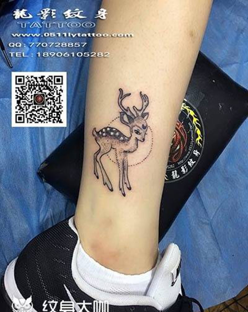 小鹿盖疤纹身图片