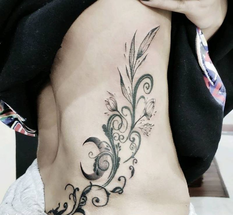 藤蔓(旧图修饰)纹身图片_腰部图腾纹身图案