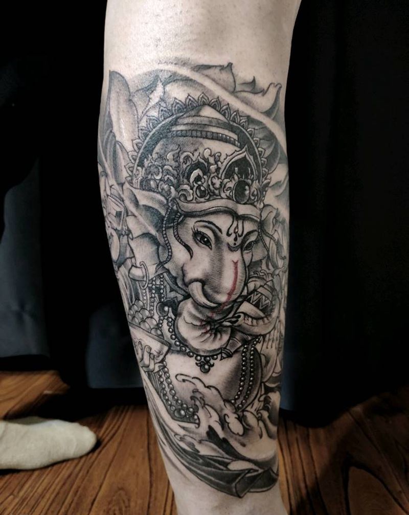 象神纹身图片_腿部新传统纹身图案