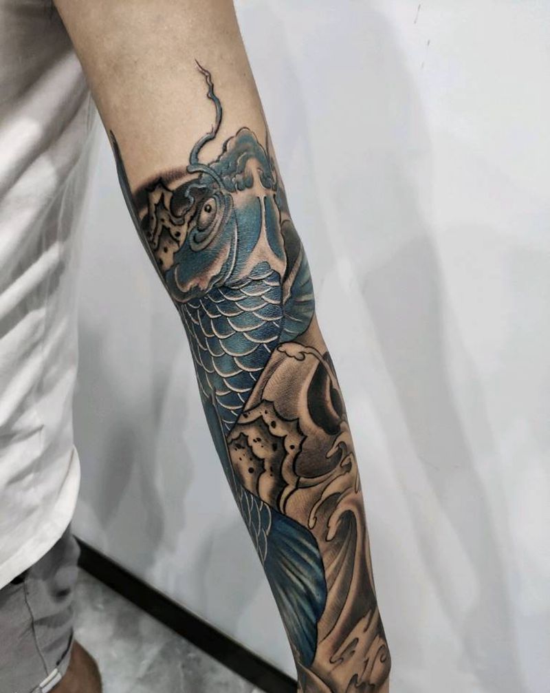 蓝鲤遮盖纹身图片_手臂新传统纹身图案