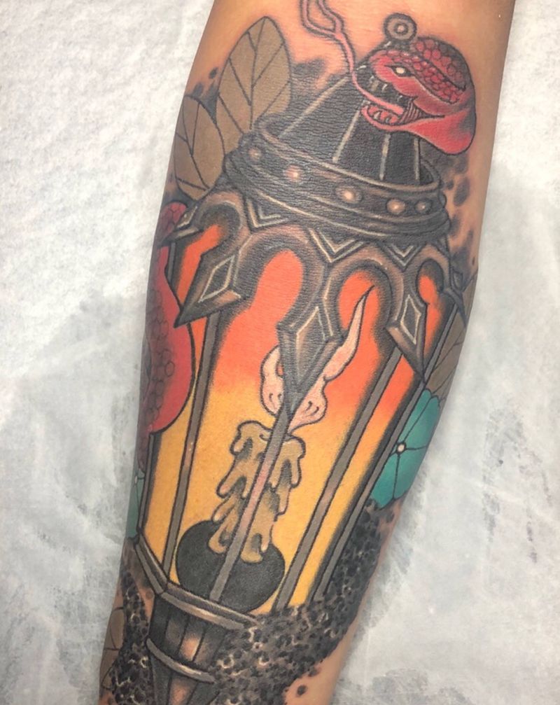 皇冠修改成灯笼临时原创纹身图片_手臂New School灯笼蛇蜡烛纹身图案