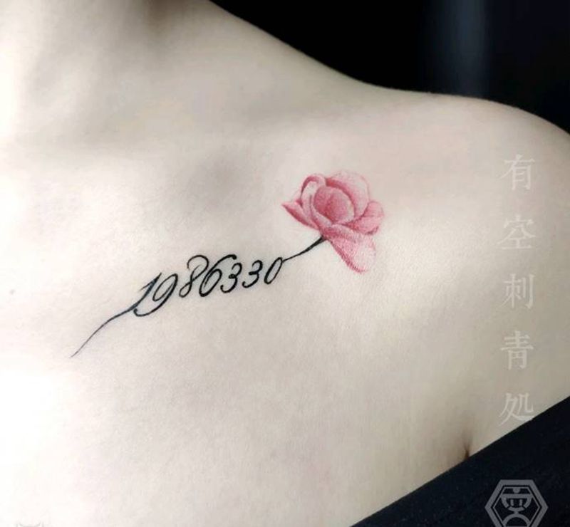 小花纹身图片_肩部水彩纹身图案