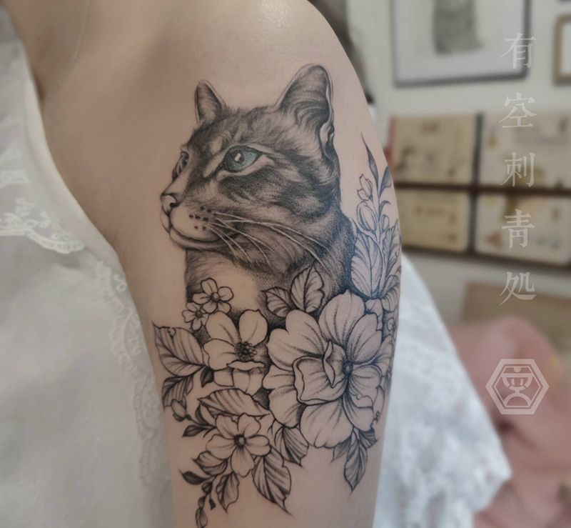 猫纹身图片_手臂点刺欧美写实纹身图案