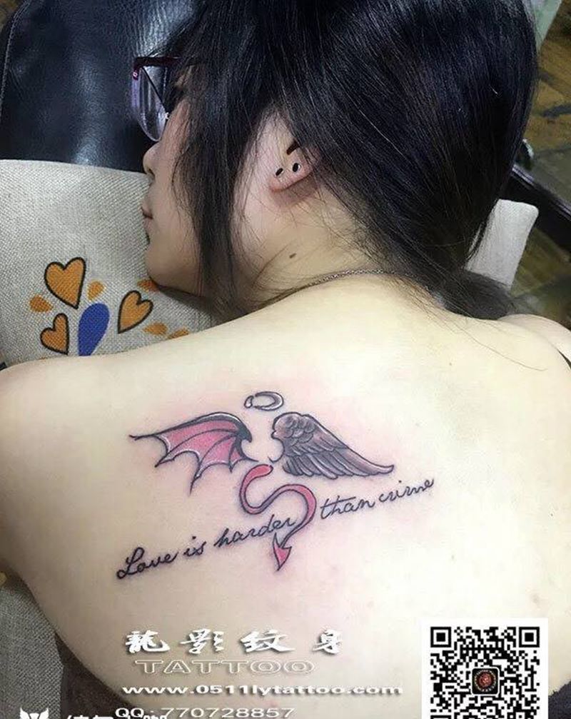 翅膀一对纹身图片