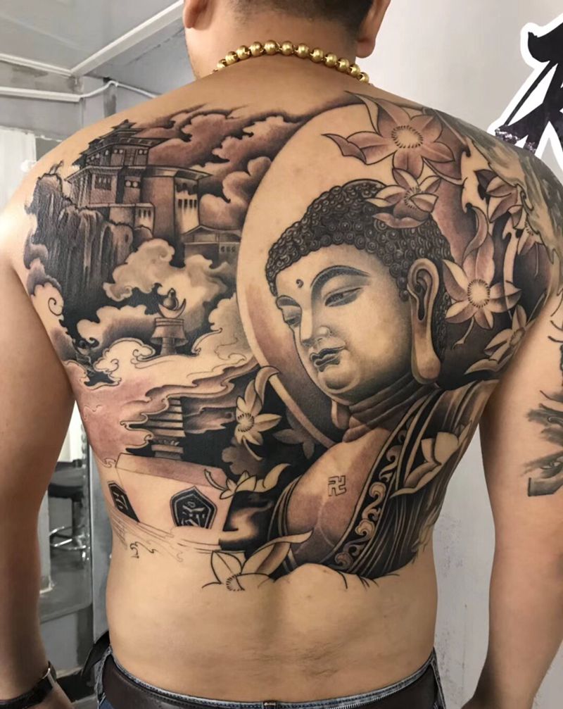 满背 未完成纹身图片