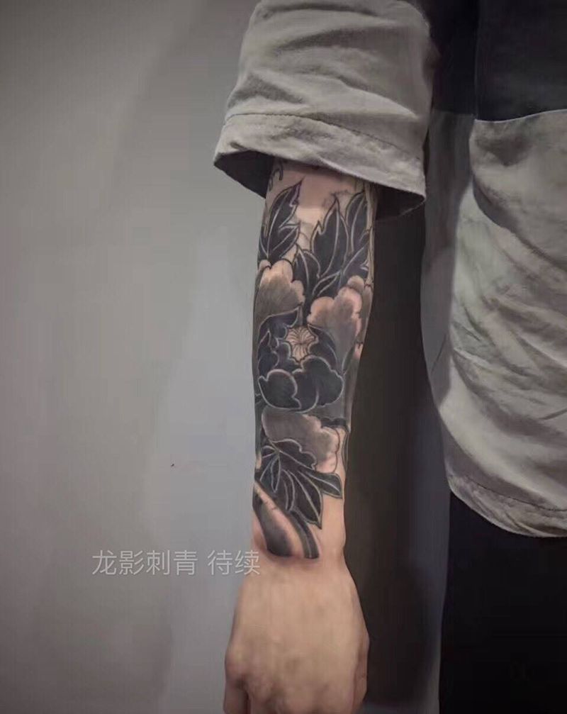 小包臂纹身图片