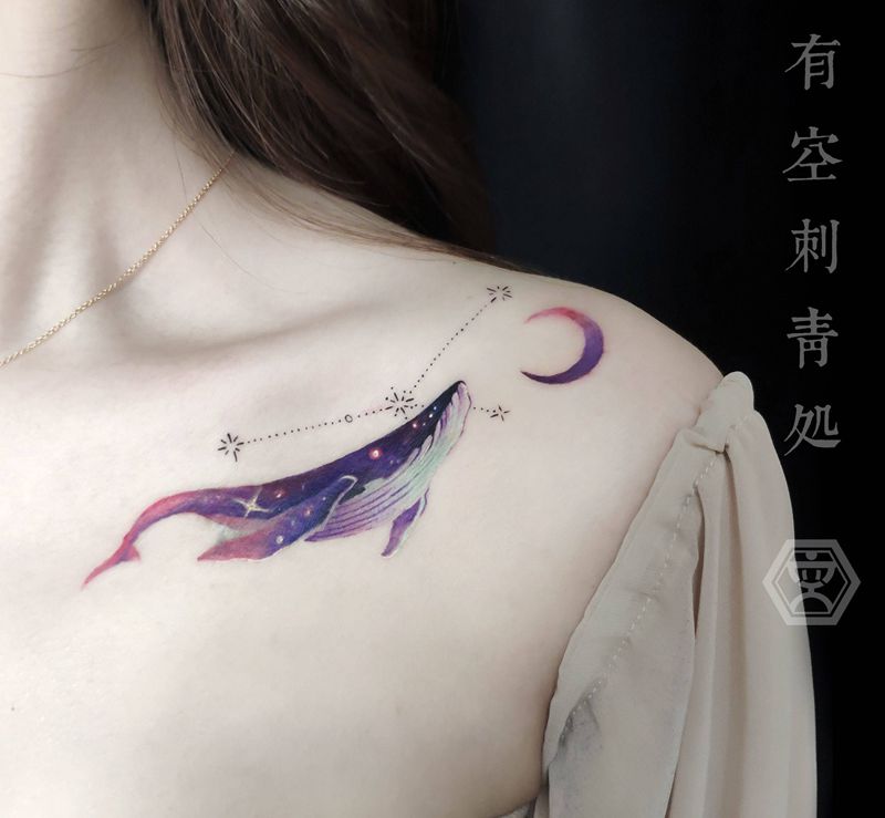 彩色鲸鱼遮盖纹身图片_肩部水彩纹身图案