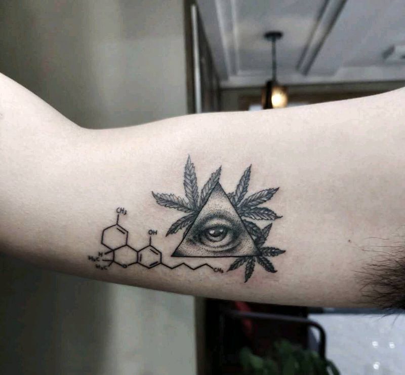 麻叶之眼纹身图片