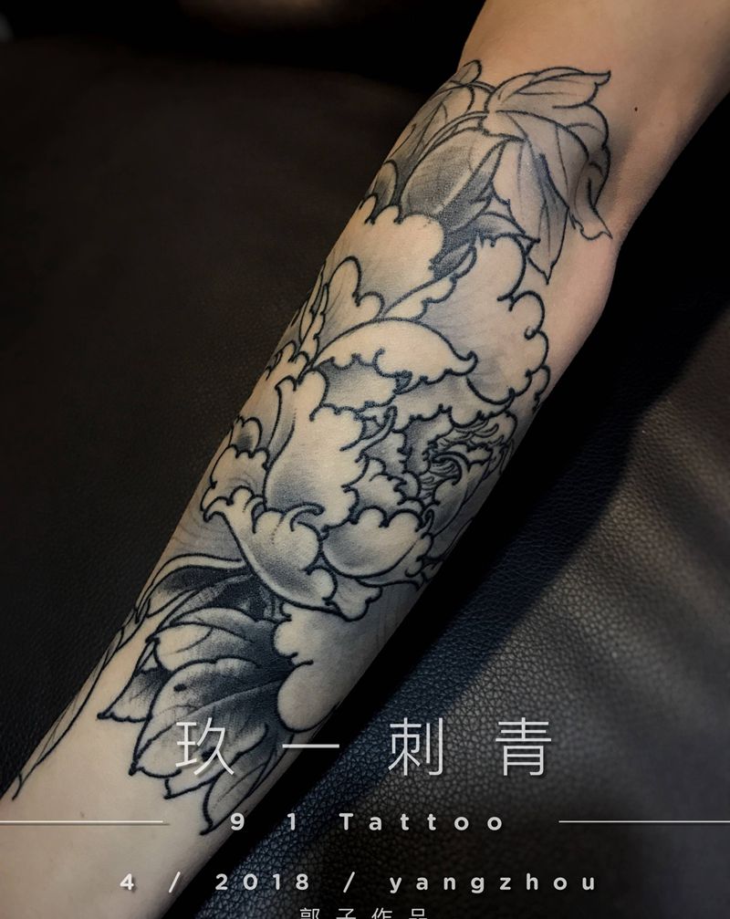 素牡丹纹身图片