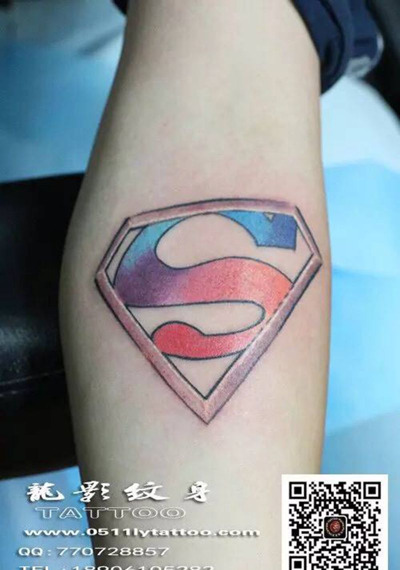 超人标志纹身图片