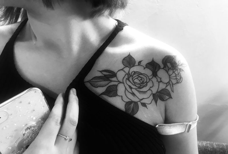 遮盖。   花纹身图片