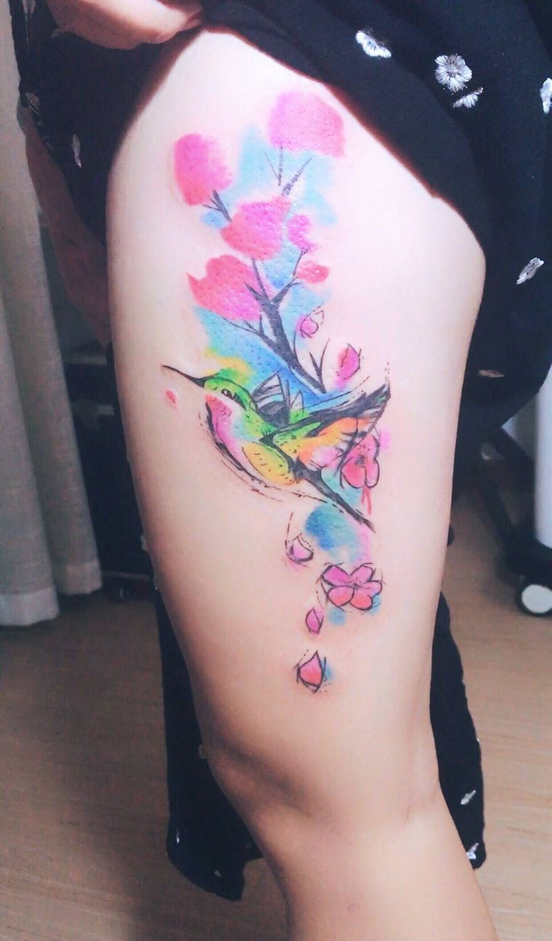 枝头一只小雀子纹身图片