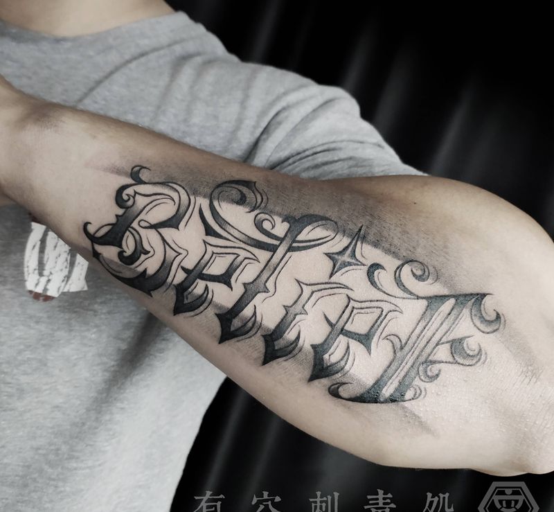 Belief纹身图片_手臂花体字纹身图案