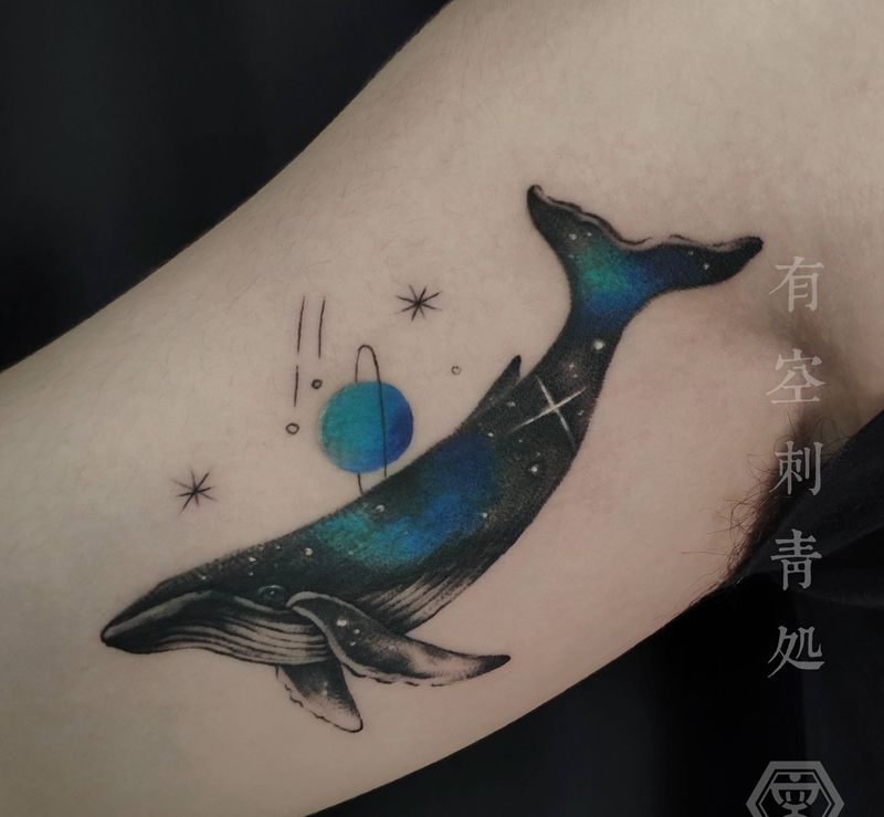 鲸鱼遮盖纹身图片_手臂点刺纹身图案