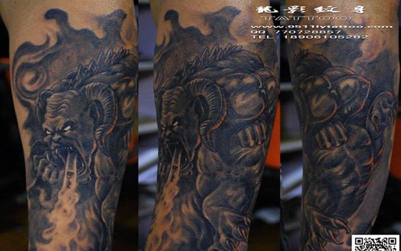 小包臂纹身图片