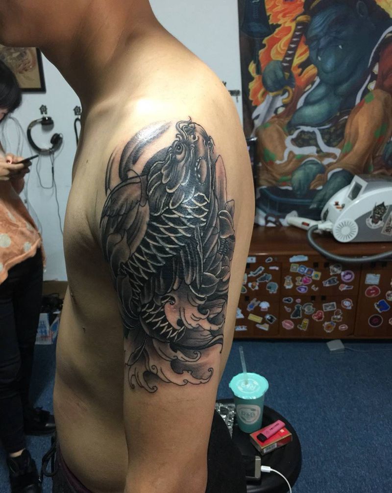 鲤鱼遮盖作品。纹身图片