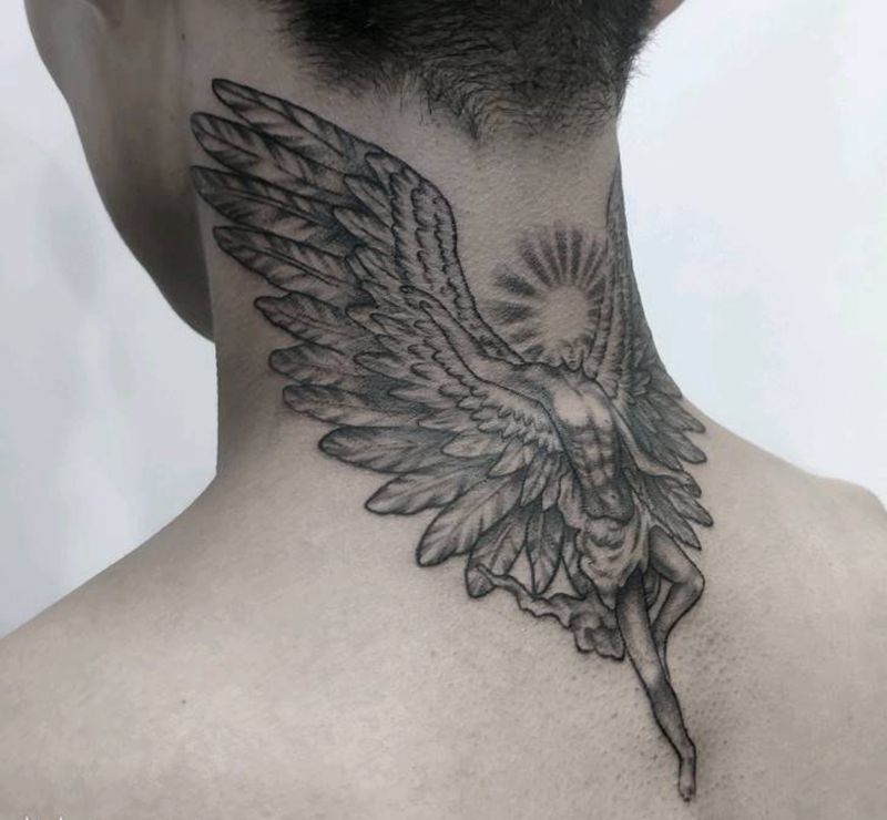爆款天使纹身图片_颈部欧美写实点刺纹身图案