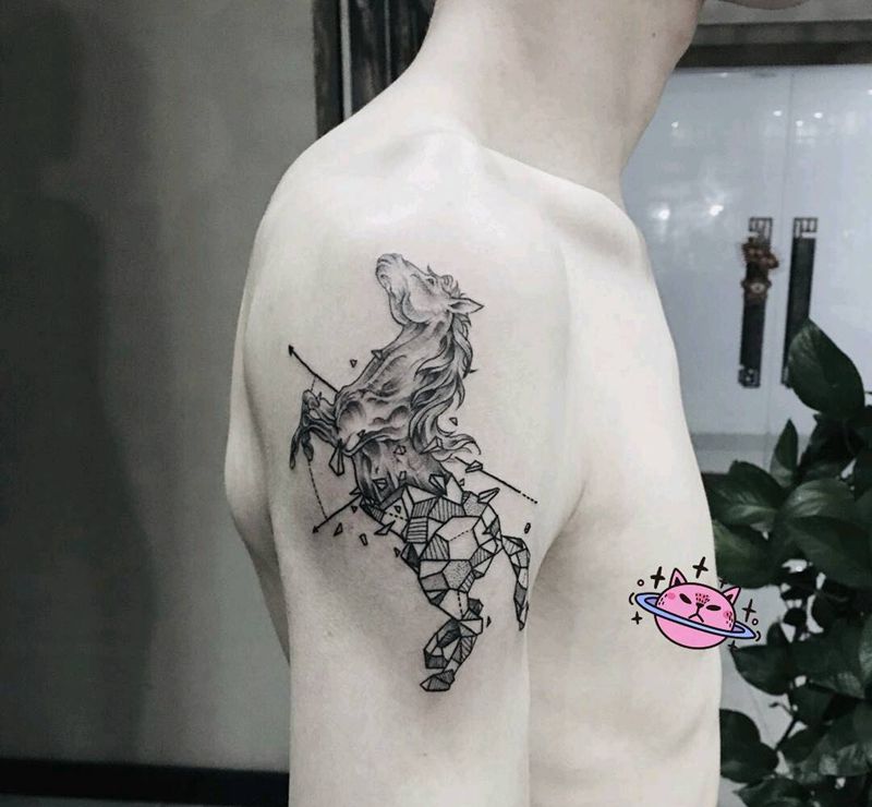 几何马纹身图片