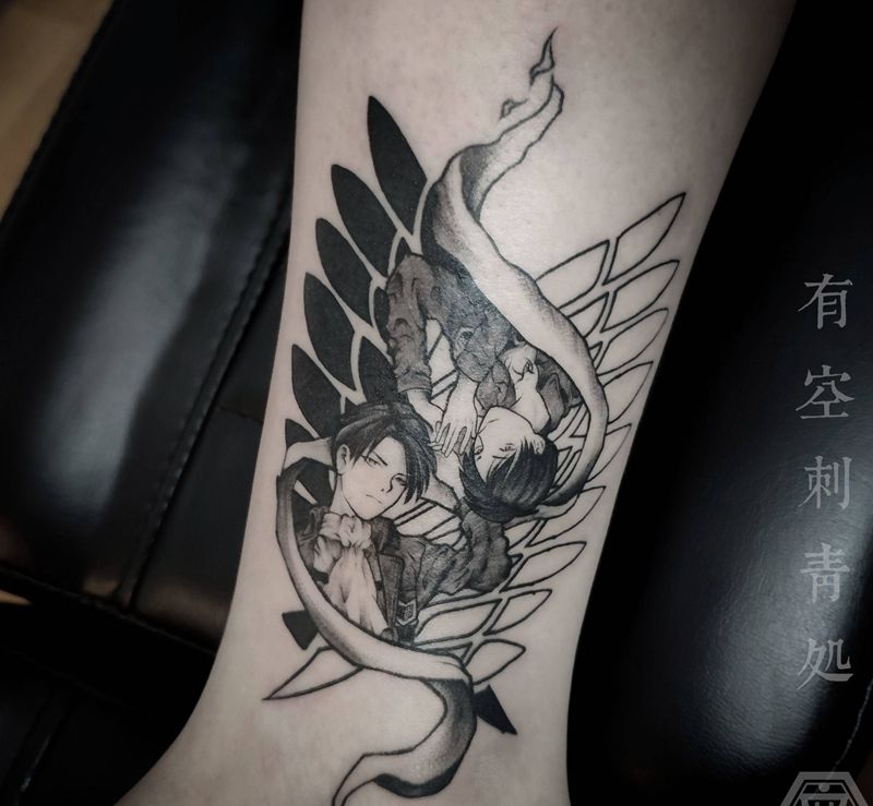 兵长与艾伦纹身图片_腿部点刺纹身图案