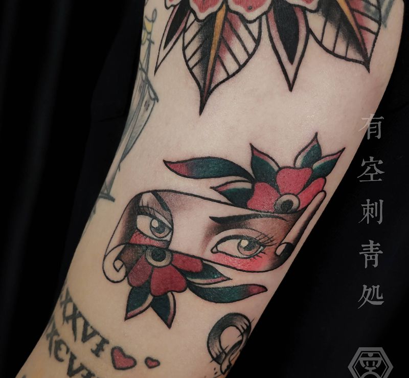 笑靥如花纹身图片_手臂Old School纹身图案