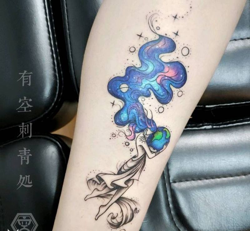 盖亚纹身图片_手臂水彩纹身图案