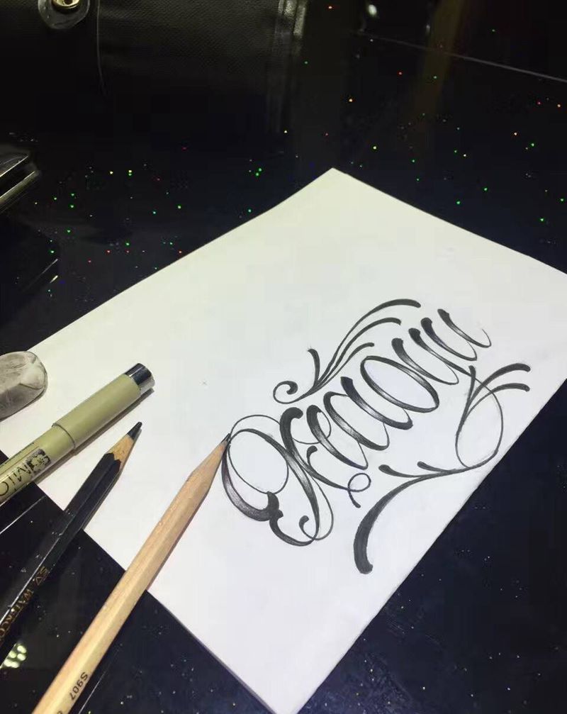 花体英文纹身图片