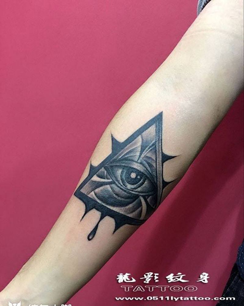 上帝之眼纹身图片