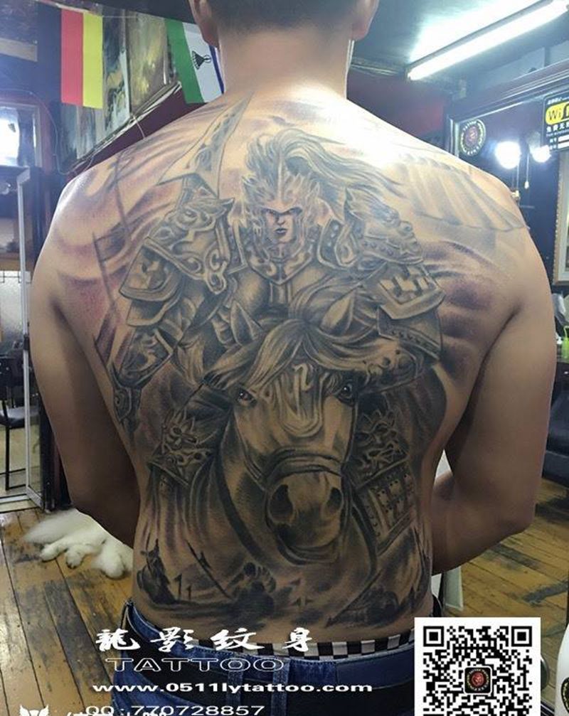 赵云满背纹身图片
