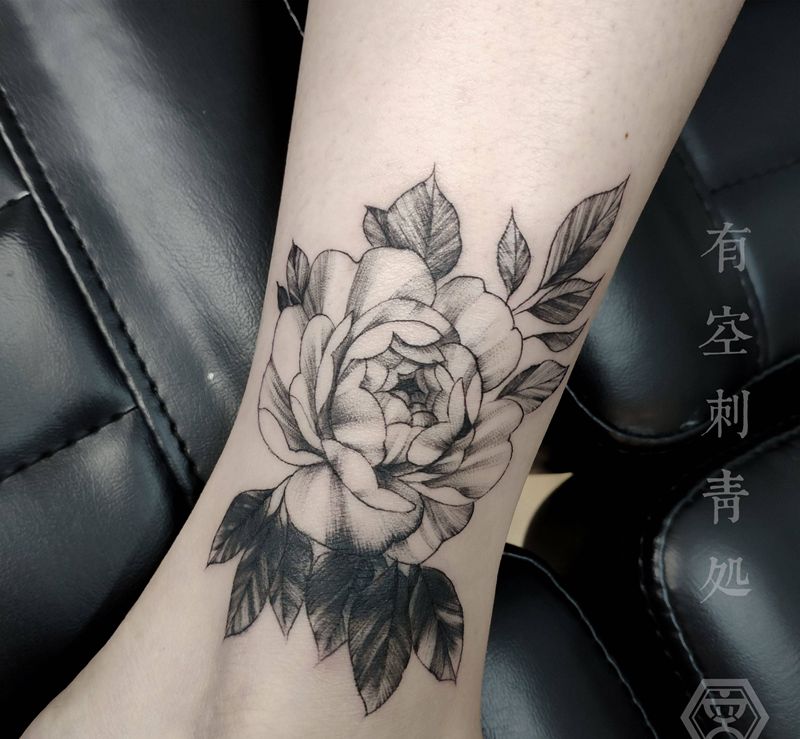 素花遮盖纹身图片_脚部点刺纹身图案