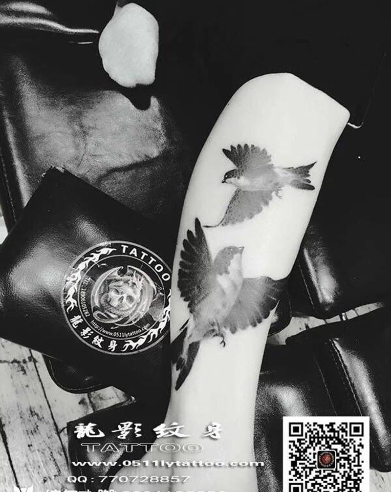 双燕纹身纹身图片