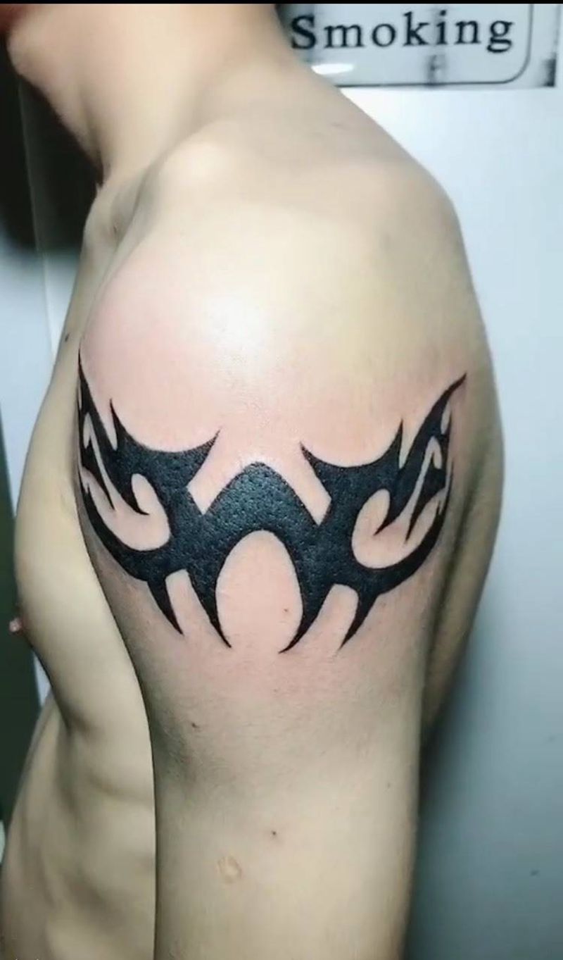 大臂图腾！纹身图片