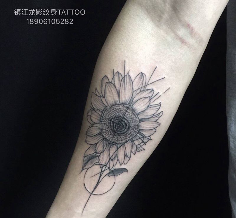 小清新纹身图片_手部点刺纹身图案