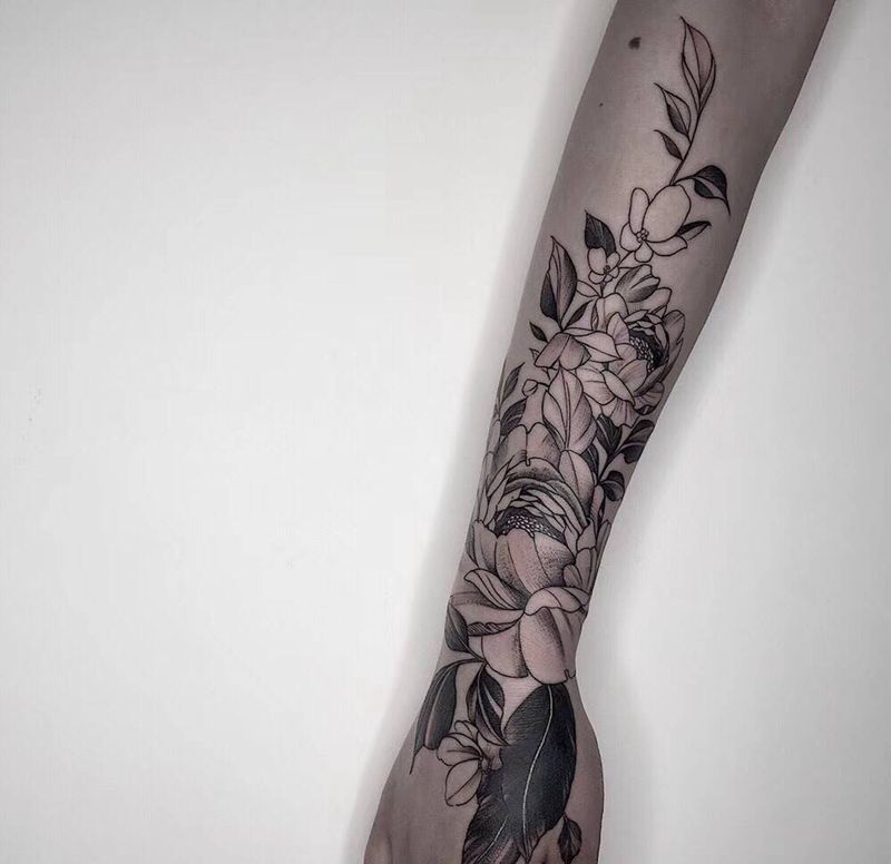 盖个图纹身图片_手部花体字纹身图案