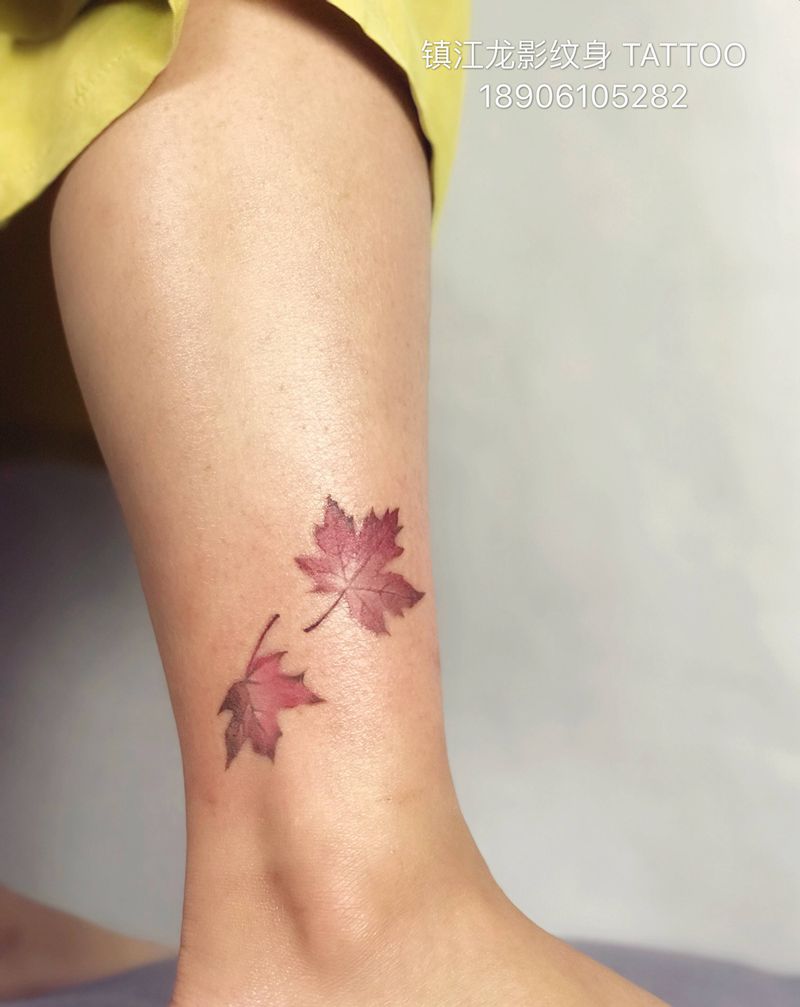 枫叶纹身图片_脚部水彩纹身图案