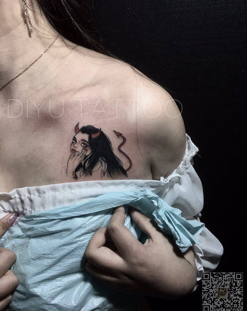 遮盖纹身图片_胸部纹身图案