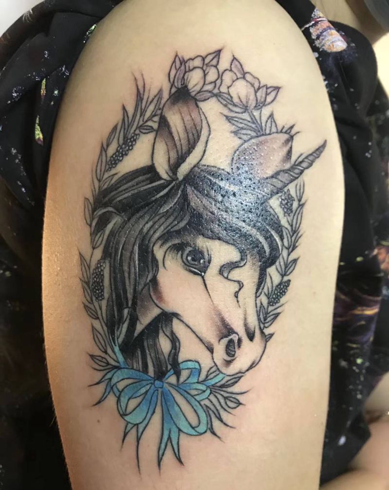 独角兽纹身图片_手臂新传统纹身图案