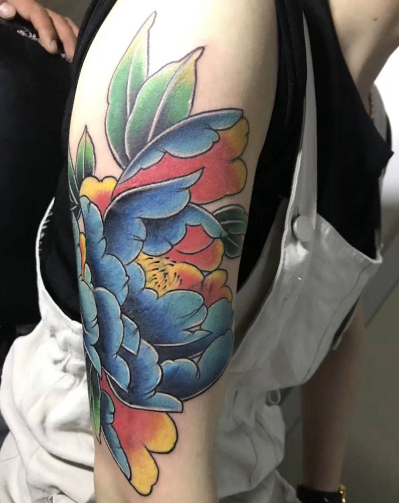 莲花遮盖纹身图片_手臂老传统纹身图案