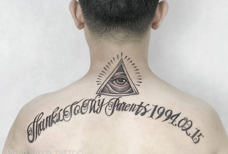 设计纹身图片_颈部花体字纹身图案