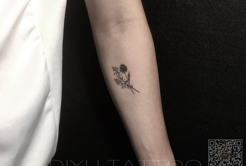 素花纹身图片_手臂新传统纹身图案